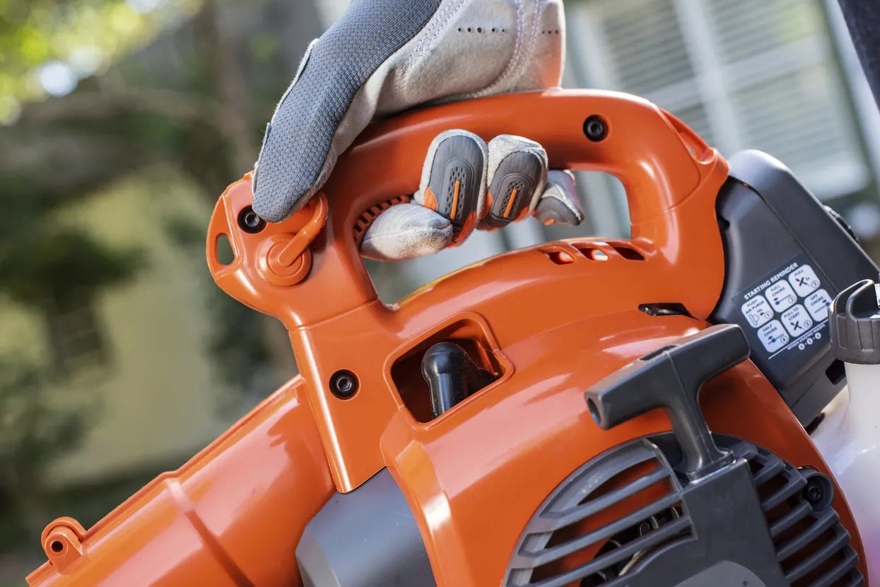 HUSQVARNA Lightweight Leaf Blower - 125B